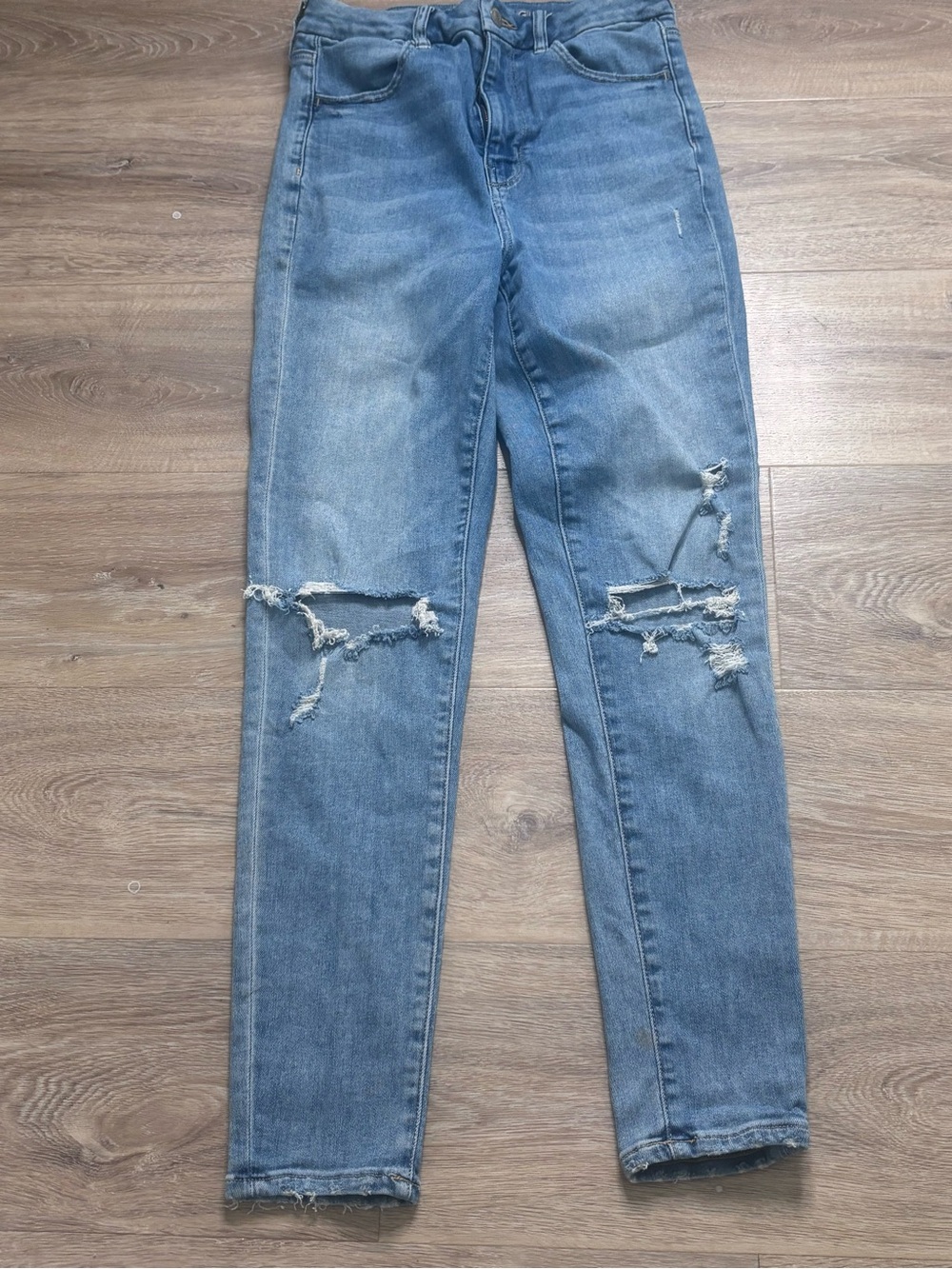 American Eagle Destructed High-Rise Straight / Skinny Jeans